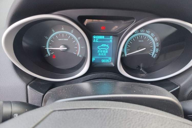 Used GAC Trumpchi GS5 Super 2015 2.0L Automatic Two-Wheel Drive Comfort Edition Instrument Cluster