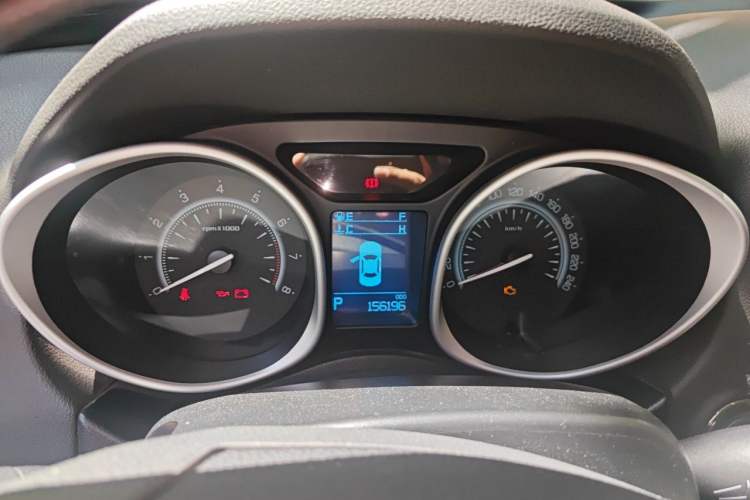 Used GAC Trumpchi GS5 Super 2015 2.0L Automatic Two-Wheel Drive Elite Edition Instrument Cluster