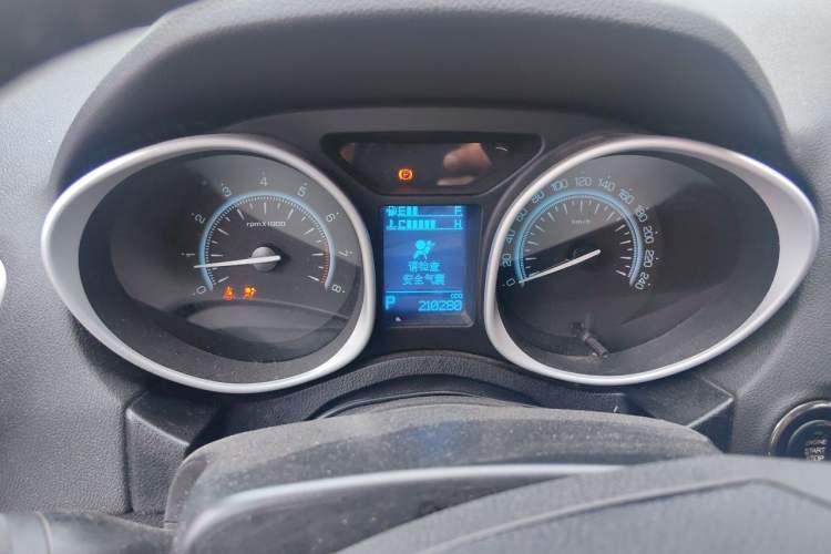 Used GAC Trumpchi GS5 Super 2015 2.0L Automatic Two-Wheel Drive Luxury Navigation Edition Instrument Cluster