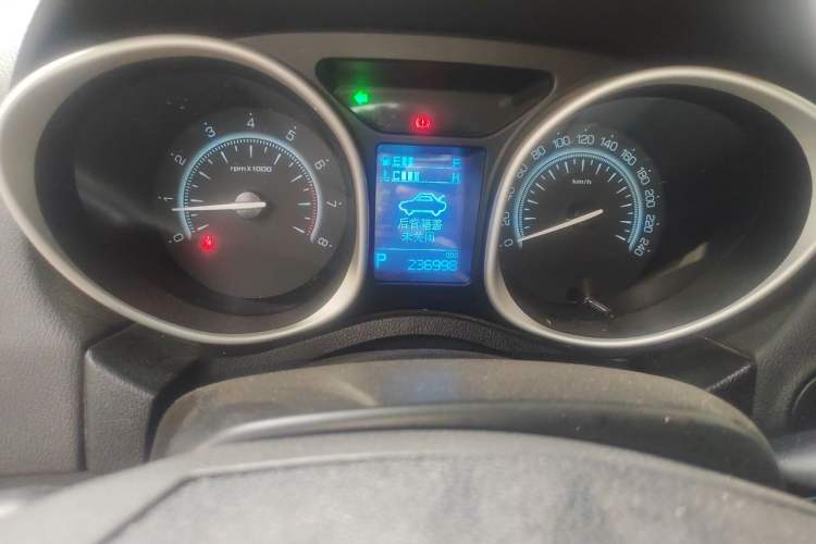 Used GAC Trumpchi GS5 Super 2015 2.0L Automatic Two-Wheel Drive Comfort Edition Instrument Cluster