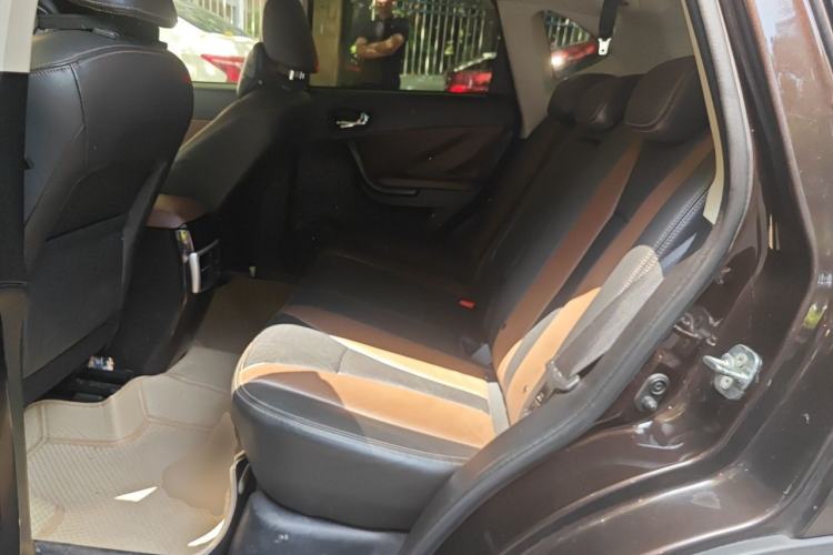 Used GAC Trumpchi GS5 Super 2015 2.0L Automatic Two-Wheel Drive Elite Edition Left Rear Seat