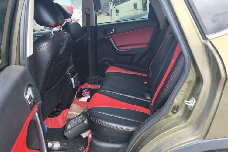 Used GAC Trumpchi GS5 Super 2015 2.0L Manual Two-Wheel Drive Comfort Edition Left Rear Seat