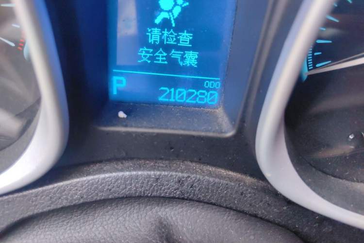 Used GAC Trumpchi GS5 Super 2015 2.0L Automatic Two-Wheel Drive Luxury Navigation Edition Odometer Close Up