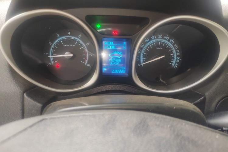 Used GAC Trumpchi GS5 Super 2015 2.0L Automatic Two-Wheel Drive Comfort Edition Odometer Close Up