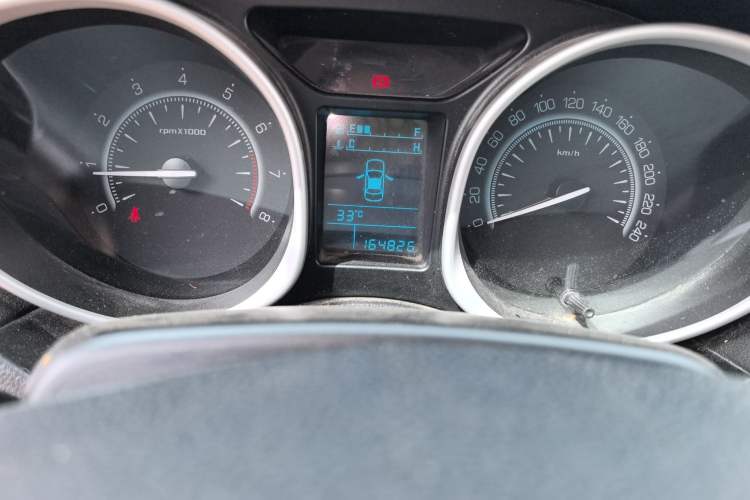 Used GAC Trumpchi GS5 Super 2015 2.0L Manual Two-Wheel Drive Comfort Edition Odometer Close Up