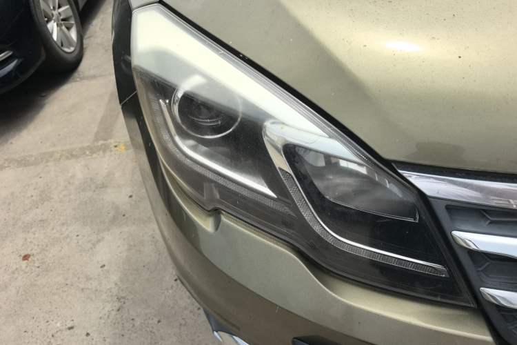 Used GAC Trumpchi GS5 Super 2015 2.0L Manual Two-Wheel Drive Comfort Edition Right Front Headlight