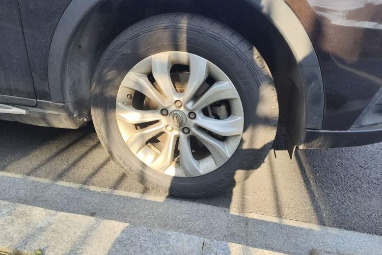 Used GAC Trumpchi GS5 Super 2015 2.0L Automatic Two-Wheel Drive Comfort Edition Right Front Wheel Hub