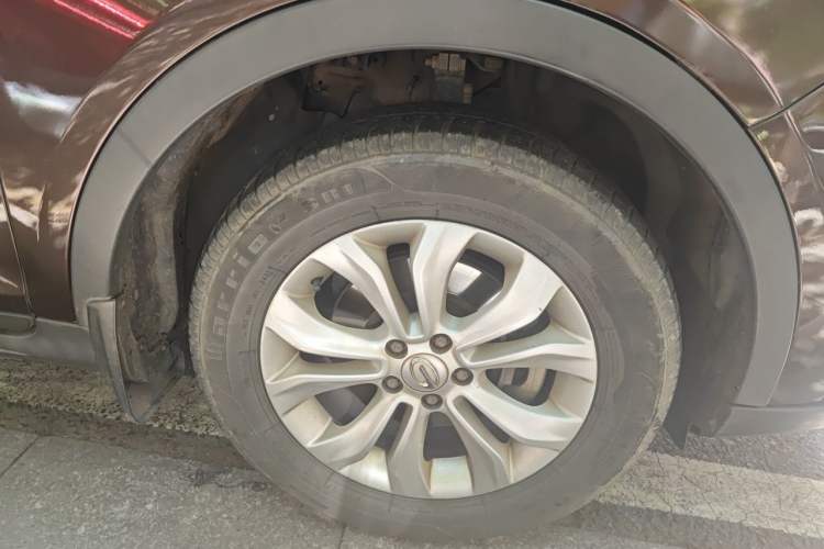 Used GAC Trumpchi GS5 Super 2015 2.0L Automatic Two-Wheel Drive Elite Edition Right Front Wheel Hub