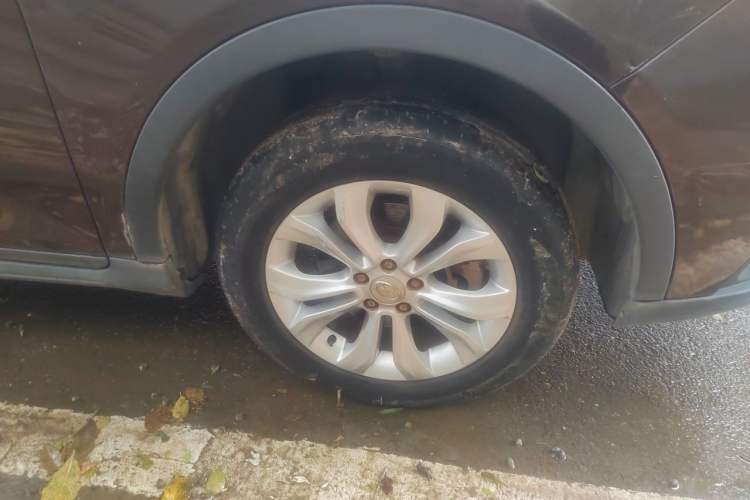 Used GAC Trumpchi GS5 Super 2015 2.0L Automatic Two-Wheel Drive Comfort Edition Right Front Wheel Hub