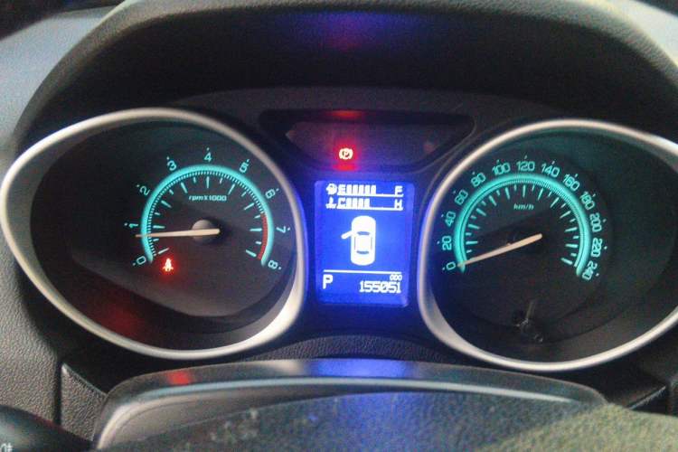 Used GAC Trumpchi GS5 Super 2015 2.0L Automatic Two-Wheel Drive Luxury Navigation Edition Instrument Cluster