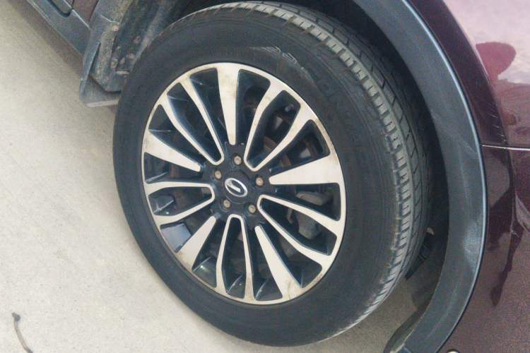 Used GAC Trumpchi GS5 Super 2015 2.0L Automatic Two-Wheel Drive Luxury Navigation Edition Right Front Wheel Hub