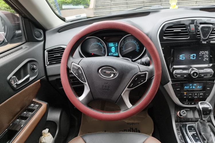 Used GAC Trumpchi GS5 Super 2015 1.8T Automatic Two-Wheel Drive Luxury Navigation Edition Steering Wheel