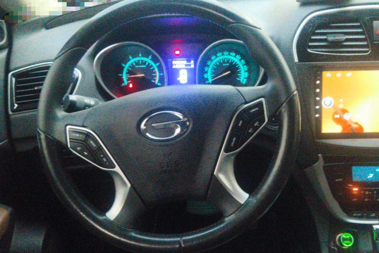 Used GAC Trumpchi GS5 Super 2015 2.0L Automatic Two-Wheel Drive Luxury Navigation Edition Steering Wheel