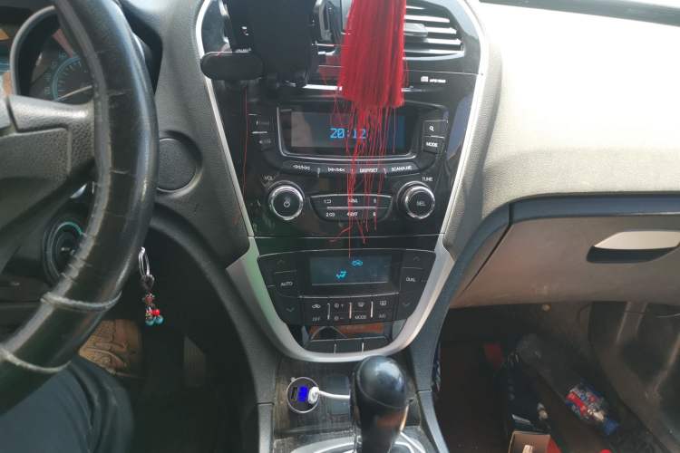 Used GAC Trumpchi GS5 Super 2015 2.0L Manual Two-Wheel Drive Comfort Edition Audio And AC Panel