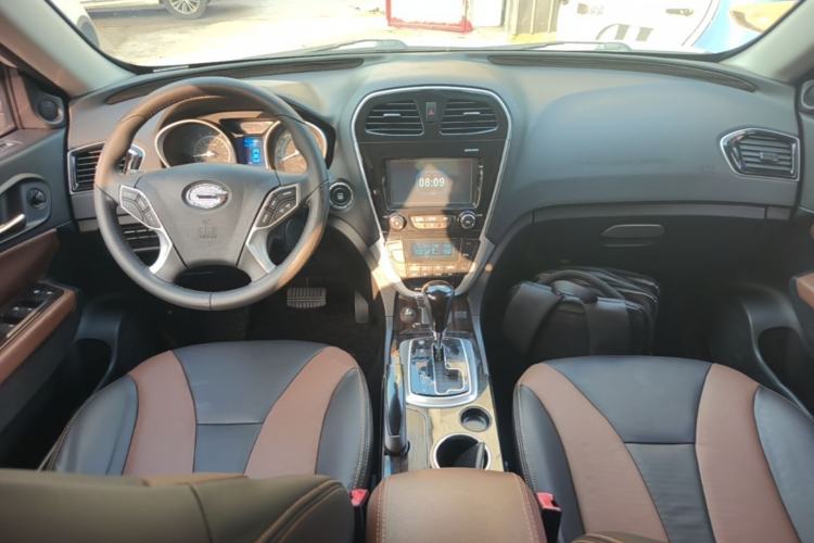 Used GAC Trumpchi GS5 Super 2015 2.0L Automatic Two-Wheel Drive Elite Edition Center Console