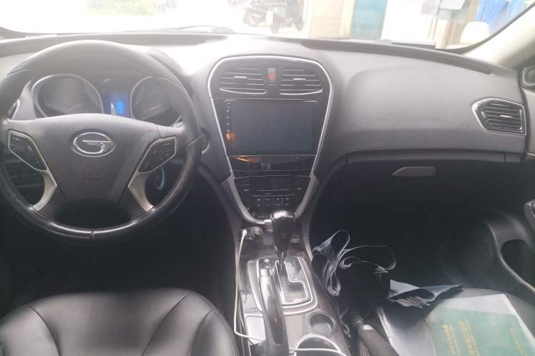 Used GAC Trumpchi GS5 Super 2015 2.0L Automatic Two-Wheel Drive Comfort Edition Center Console