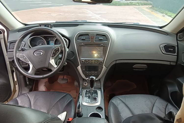 Used GAC Trumpchi GS5 Super 2015 2.0L Automatic Two-Wheel Drive Comfort Edition Center Console