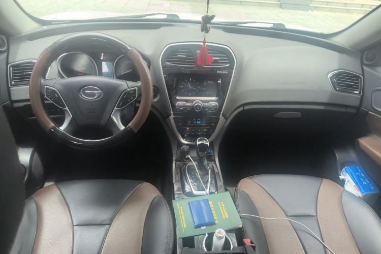 Used GAC Trumpchi GS5 Super 2015 1.8T Automatic Two-Wheel Drive Luxury Navigation Edition Center Console