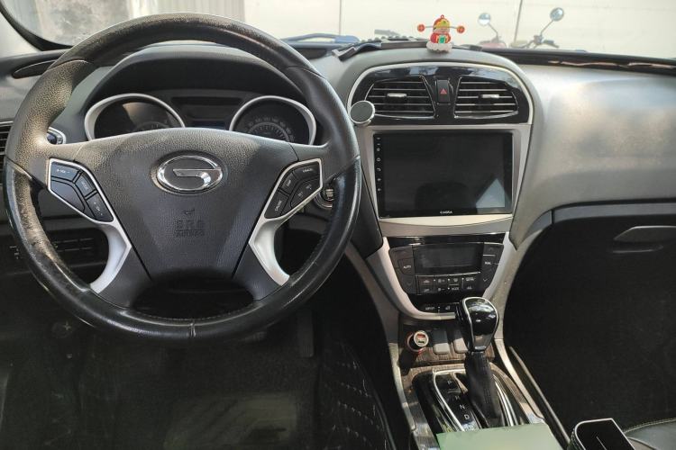 Used GAC Trumpchi GS5 Super 2015 1.8T Automatic Two-Wheel Drive Luxury Edition Center Console