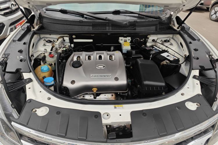 Used GAC Trumpchi GS5 Super 2015 2.0L Automatic Two-Wheel Drive Comfort Edition Engine Bay