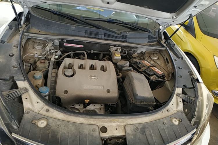 Used GAC Trumpchi GS5 Super 2015 2.0L Automatic Two-Wheel Drive Comfort Edition Engine Bay