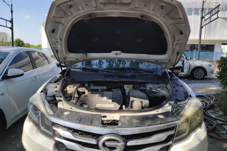 Used GAC Trumpchi GS5 Super 2015 1.8T Automatic Two-Wheel Drive Luxury Edition Engine Bay