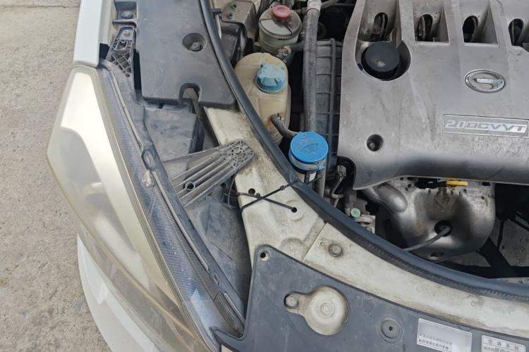 Used GAC Trumpchi GS5 Super 2015 2.0L Manual Two-Wheel Drive Elite Edition Engine Bay Right