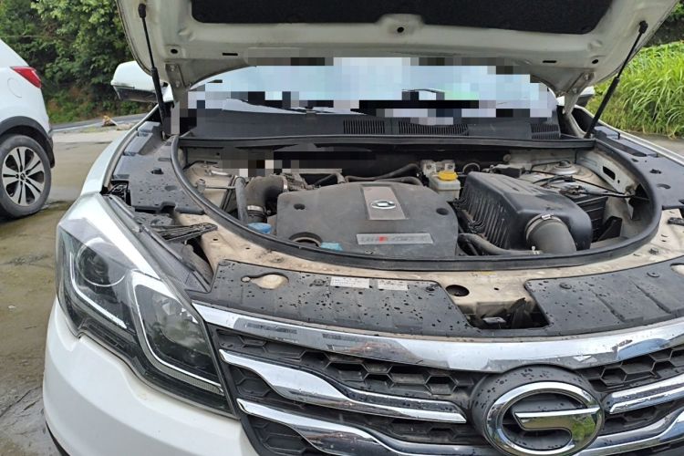 Used GAC Trumpchi GS5 Super 2015 1.8T Automatic Two-Wheel Drive Luxury Edition Engine Bay Right