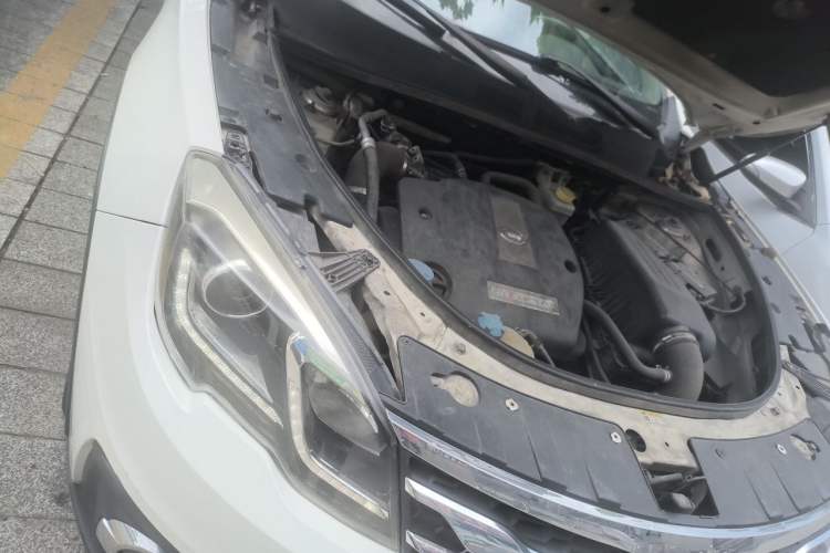 Used GAC Trumpchi GS5 Super 2015 1.8T Automatic Two-Wheel Drive Luxury Navigation Edition Engine Bay Right