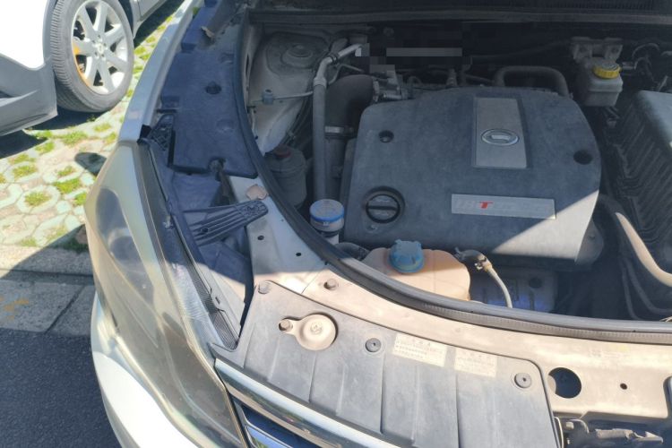 Used GAC Trumpchi GS5 Super 2015 1.8T Automatic Two-Wheel Drive Luxury Edition Engine Bay Right