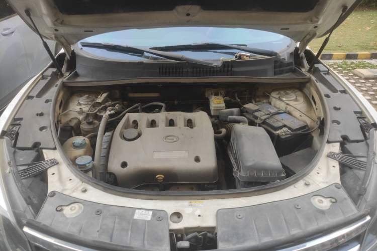 Used GAC Trumpchi GS5 Super 2015 2.0L Automatic Two-Wheel Drive Luxury Navigation Edition Engine Bay