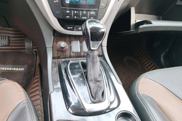 Used GAC Trumpchi GS5 Super 2015 1.8T Automatic Two-Wheel Drive Luxury Edition Gear Lever