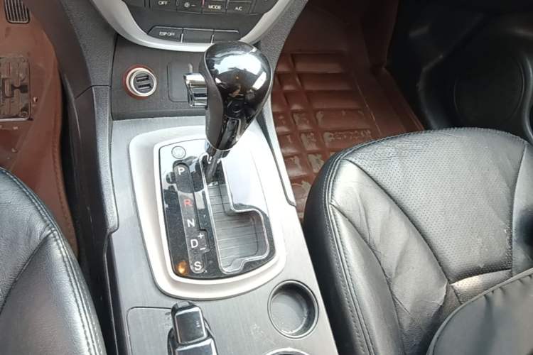 Used GAC Trumpchi GS5 Super 2015 2.0L Automatic Two-Wheel Drive Comfort Edition Gear Lever