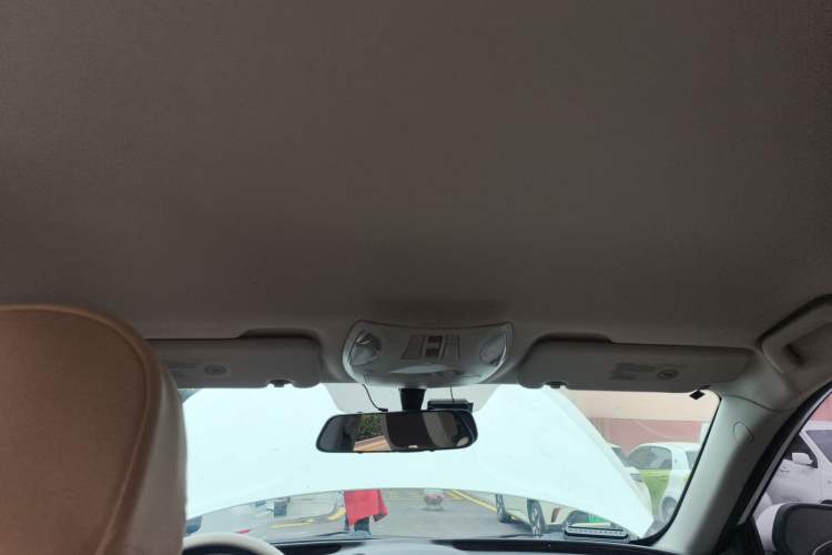 Used GAC Trumpchi GS5 Super 2015 2.0L Automatic Two-Wheel Drive Comfort Edition Headliner