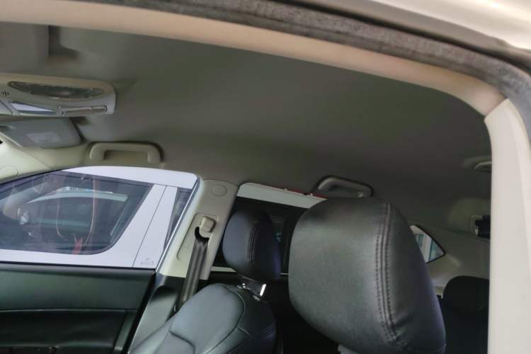 Used GAC Trumpchi GS5 Super 2015 2.0L Automatic Two-Wheel Drive Comfort Edition Headliner