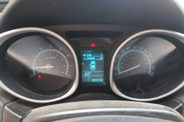 Used GAC Trumpchi GS5 Super 2015 2.0L Manual Two-Wheel Drive Comfort Edition Instrument Cluster