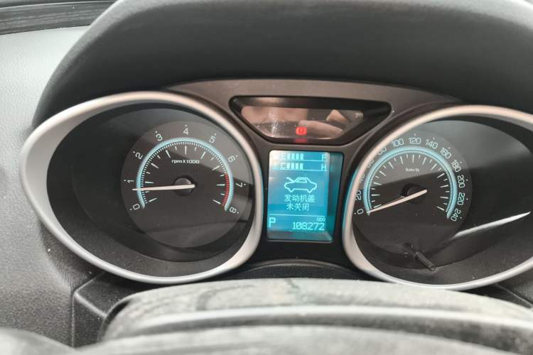Used GAC Trumpchi GS5 Super 2015 2.0L Automatic Two-Wheel Drive Comfort Edition Instrument Cluster