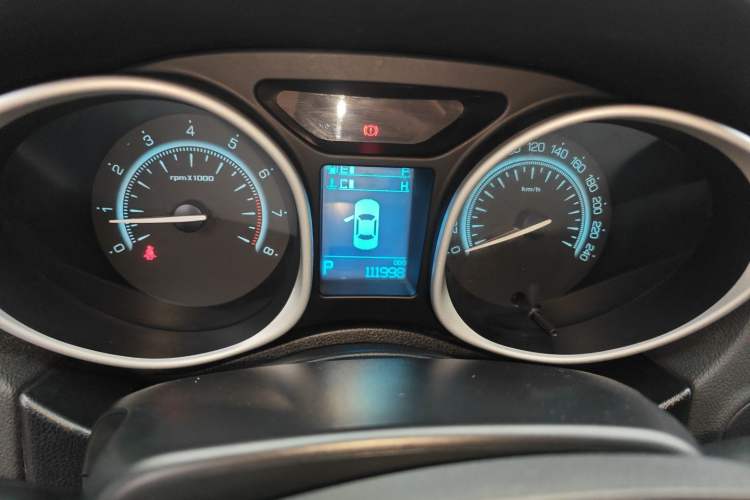 Used GAC Trumpchi GS5 Super 2015 2.0L Automatic Two-Wheel Drive Comfort Edition Instrument Cluster