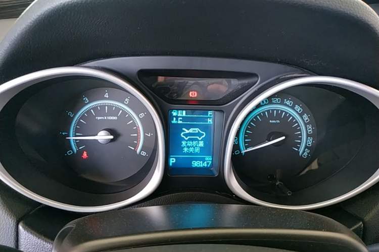 Used GAC Trumpchi GS5 Super 2015 2.0L Automatic Two-Wheel Drive Comfort Edition Instrument Cluster