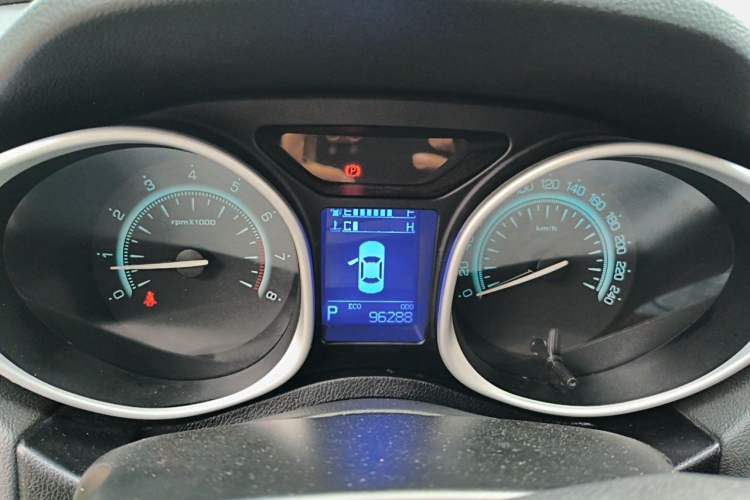 Used GAC Trumpchi GS5 Super 2015 1.8T Automatic Two-Wheel Drive Luxury Edition Instrument Cluster