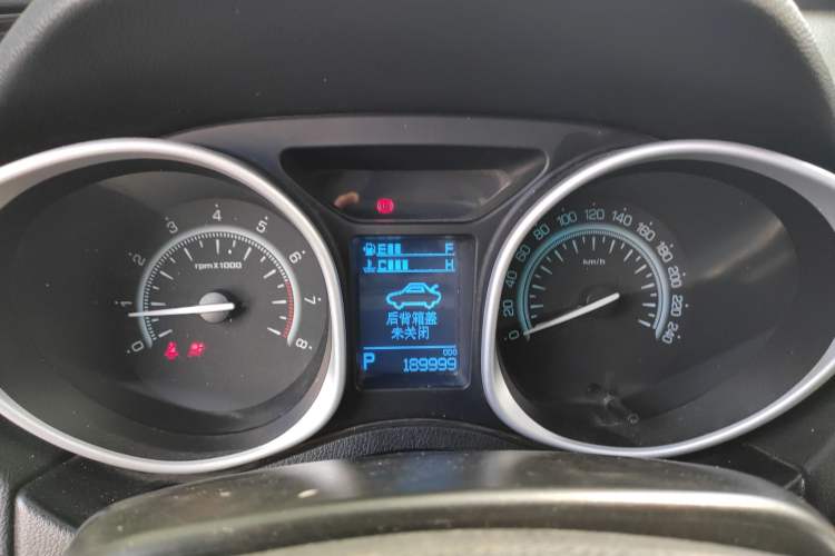Used GAC Trumpchi GS5 Super 2015 1.8T Automatic Two-Wheel Drive Luxury Edition Instrument Cluster