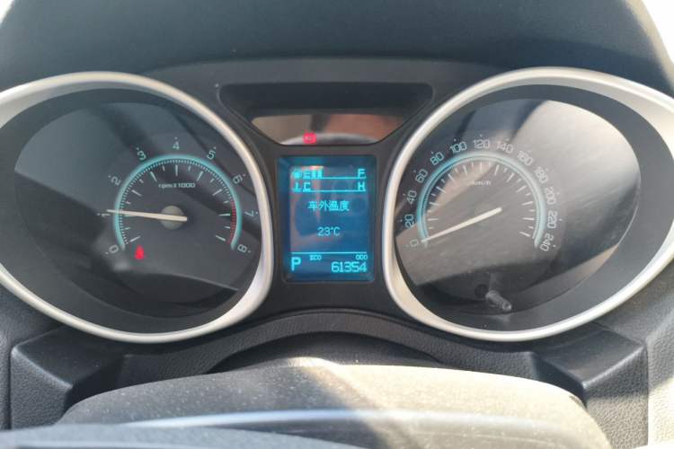 Used GAC Trumpchi GS5 Super 2015 1.8T Automatic Two-Wheel Drive Luxury Edition Instrument Cluster