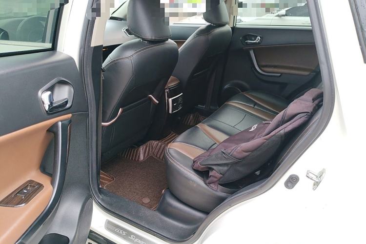 Used GAC Trumpchi GS5 Super 2015 1.8T Automatic Two-Wheel Drive Luxury Edition Interior 4
