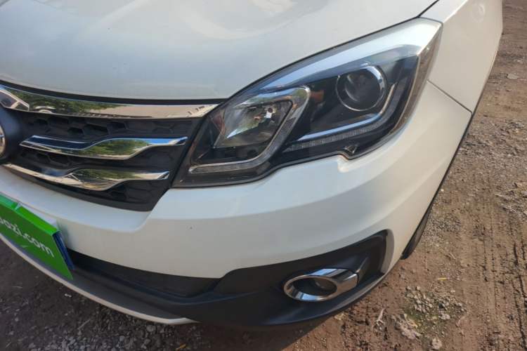 Used GAC Trumpchi GS5 Super 2015 2.0L Automatic Two-Wheel Drive Elite Edition Left Front Headlight