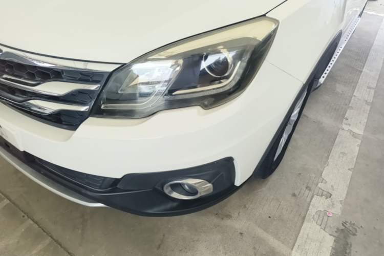 Used GAC Trumpchi GS5 Super 2015 2.0L Automatic Two-Wheel Drive Comfort Edition Left Front Headlight
