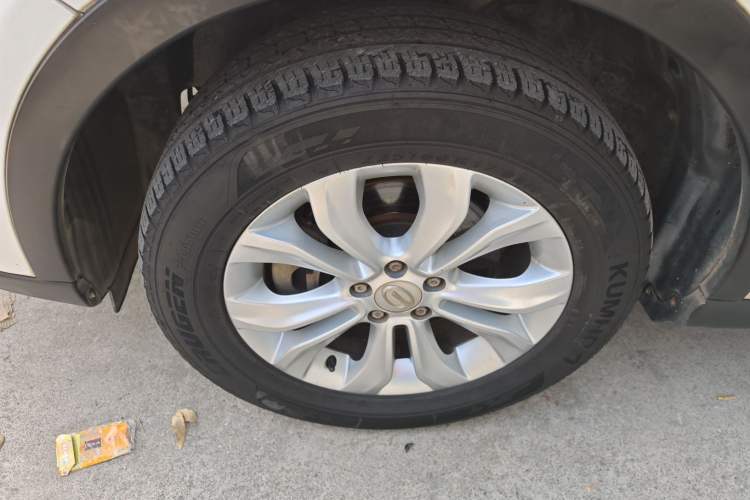 Used GAC Trumpchi GS5 Super 2015 1.8T Automatic Two-Wheel Drive Comfort Edition Left Front Wheel Hub