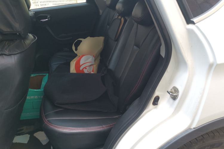 Used GAC Trumpchi GS5 Super 2015 2.0L Manual Two-Wheel Drive Comfort Edition Left Rear Seat