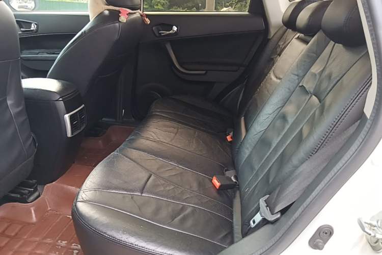 Used GAC Trumpchi GS5 Super 2015 2.0L Automatic Two-Wheel Drive Comfort Edition Left Rear Seat