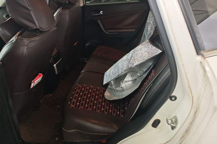 Used GAC Trumpchi GS5 Super 2015 2.0L Automatic Two-Wheel Drive Luxury Navigation Edition Left Rear Seat