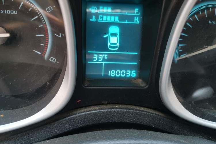 Used GAC Trumpchi GS5 Super 2015 2.0L Manual Two-Wheel Drive Comfort Edition Odometer Close Up